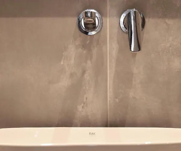 Deluxe Andreas アパート リメナリア